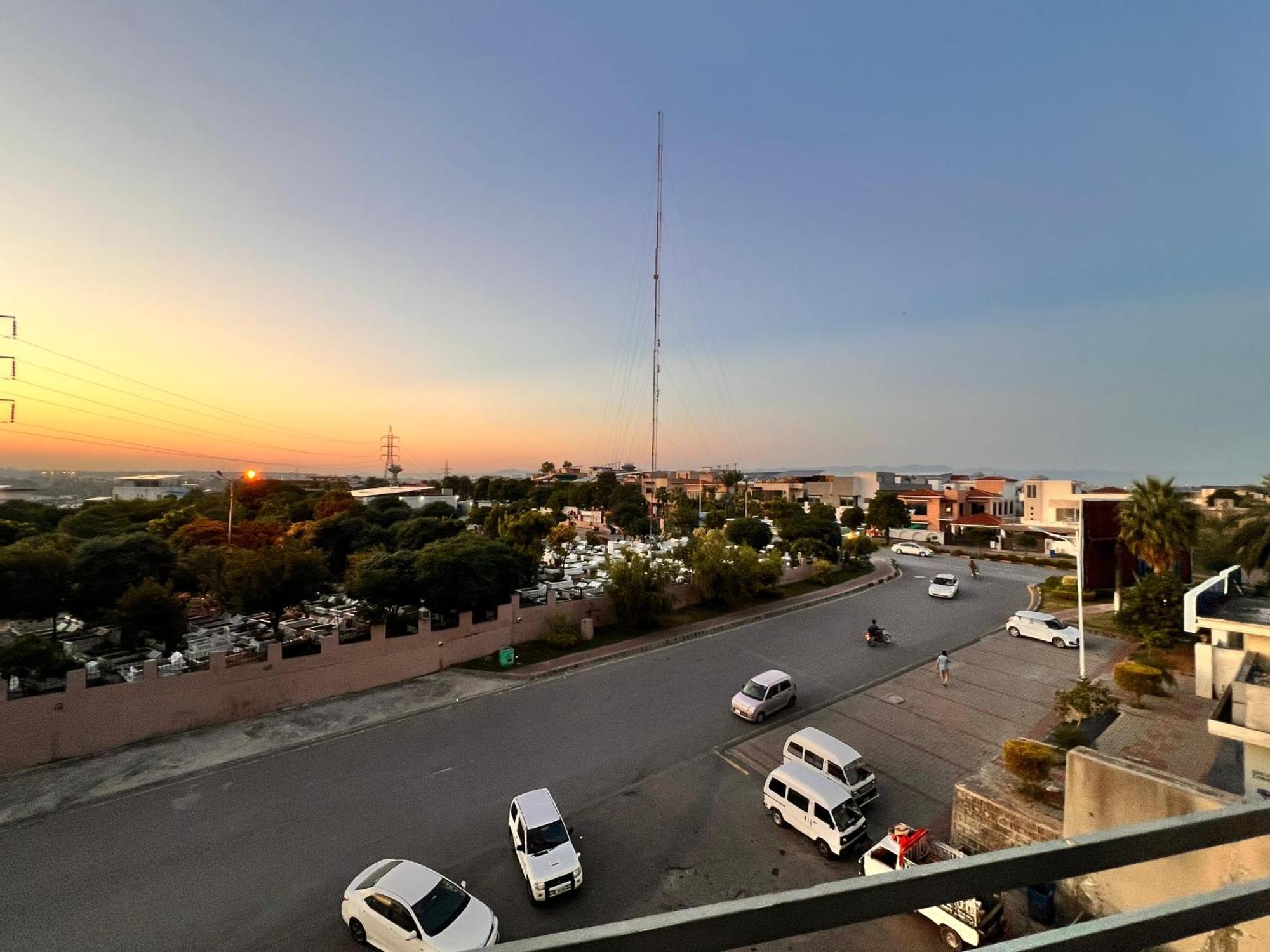 Comfortable Rental Apartments In Bahria Town Rawalpindi Exterior foto